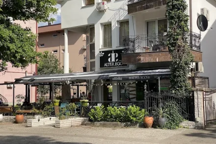 Alter Ego wine bar