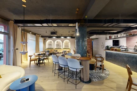 Damona Coffee & Cake